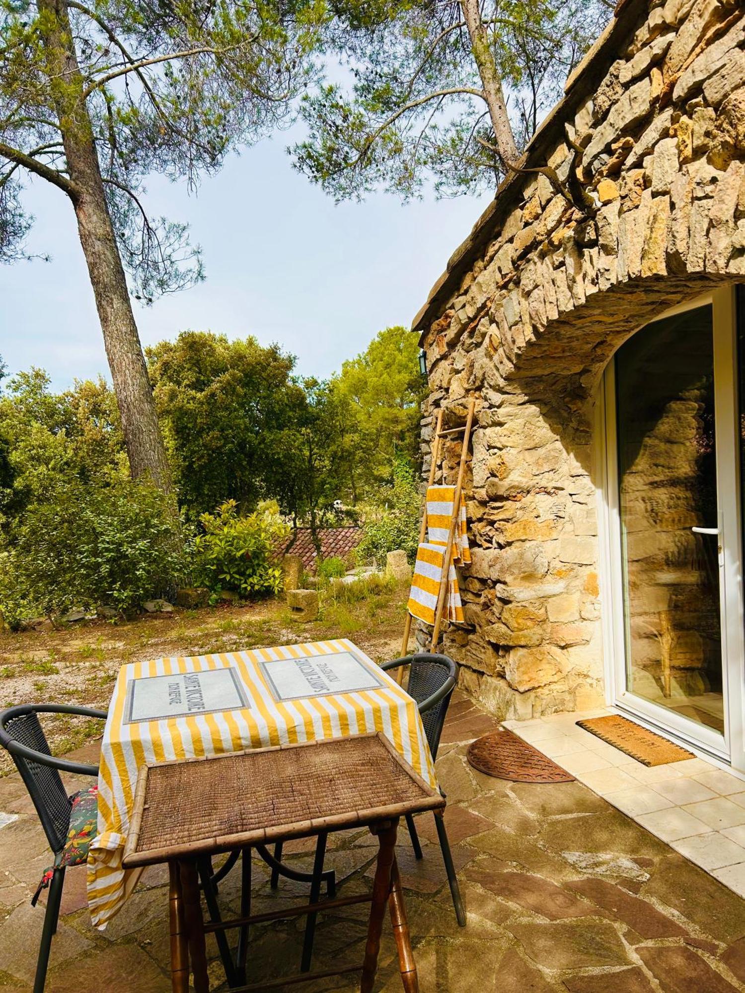 מלון Les Cabanons Sainte Victoire מראה חיצוני תמונה